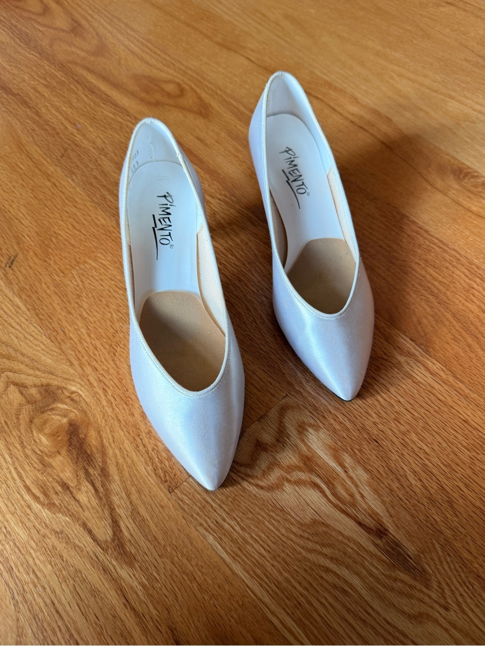 Vintage 90s satin bridal kitten heels